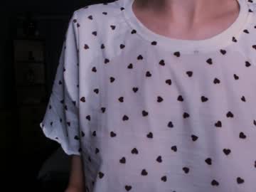 girl
        lauratanguy cam image #4888630