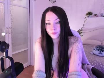 girl
        shesnotuwu cam image #4134831