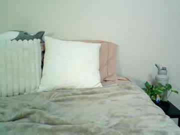 girl
        sweetestsavannah cam image #5350227