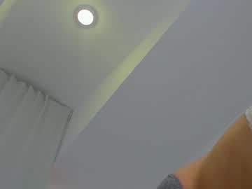 girl
        eli_sun cam image #325061