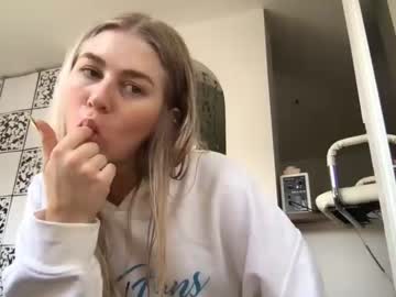 girl
        blayzeenvy cam image #1341043