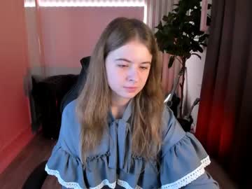 girl
        _achillea_ cam image #2482903