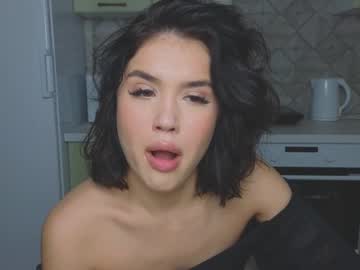 girl
        mia__lunaa cam image #5040949