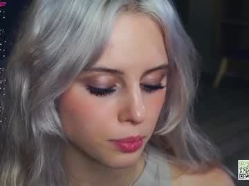 girl
        audreycarvin cam image #4750440