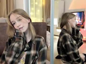 girl
        happiness_s cam image #3068596