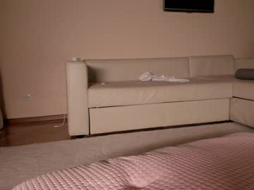 girl
        hollyextra cam image #4996502