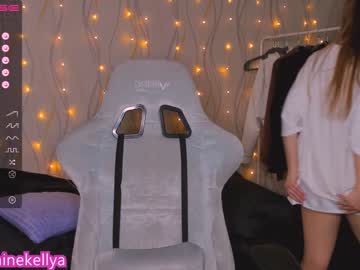 girl
        kylie_mine cam image #629547