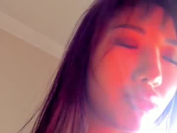 girl
        lean_lie cam image #762912