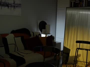 girl
        _blackbee_ cam image #6889970
