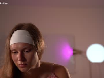 girl
        chillwithkira cam image #1398250