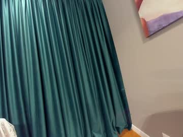 girl
        ehotlovea cam image #6742420