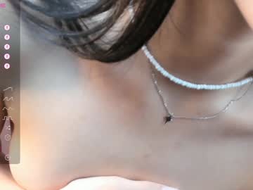 girl
        cute_kittennnn cam image #4568138