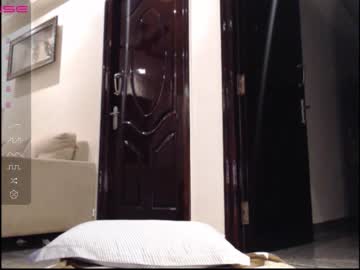 girl
        cherrrish_ cam image #1777982