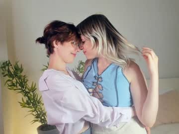 couple
        hoiiy_cute cam image #2191601