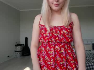 girl
        belle_ellie cam image #1891221