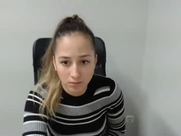girl
        chloya_tqo cam image #380877