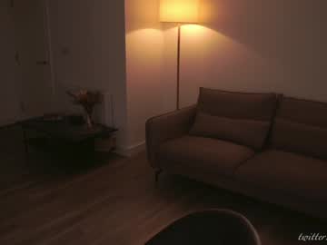 girl
        luna_ai cam image #4068290