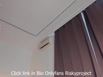 girl
        riskyproject cam image #6939414