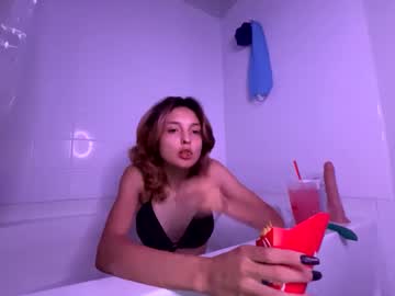girl
        mysticmoods23 cam image #5541043