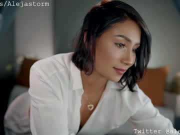 girl
        alejastorm cam image #4264288