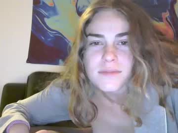 girl
        dombaee cam image #1822670