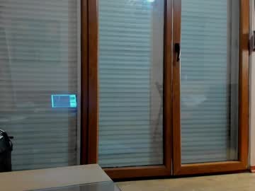 girl
        hotel77777 cam image #6139675