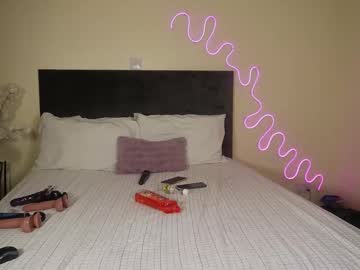 girl
        nia_bell cam image #5404911
