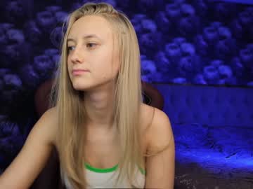girl
        angeellina cam image #700624