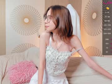 girl
        happiness_call cam image #2020640