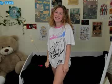girl
        lottie_shine cam image #313295