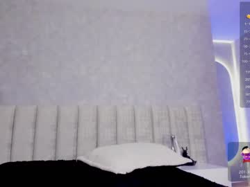 girl
        candyred88 cam image #3755194