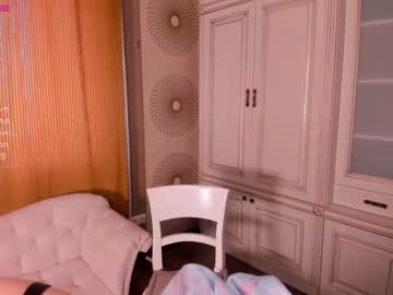 girl
        happiness_call cam image #1322689