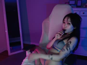 girl
        norma_blum cam image #898844