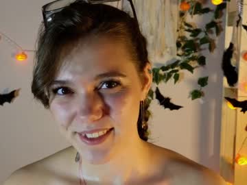 girl
        teresabriggs cam image #2838191