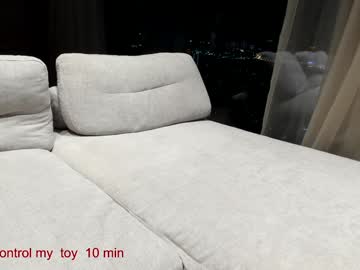 girl
        carolinaherera cam image #5770319