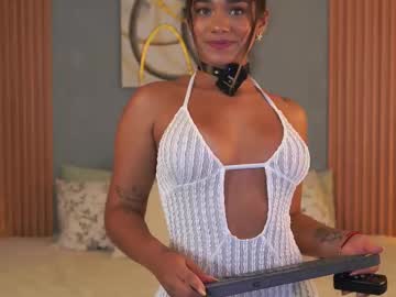 girl
        ashley_ospino cam image #6657365