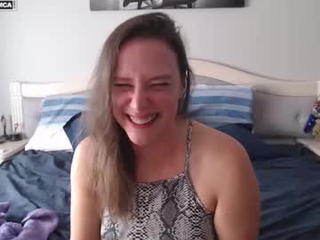 girl
        bluexstacey cam image #6629479