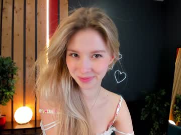 girl
        milablush cam image #3161721