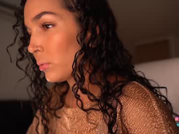 girl
        mykinkybunny cam image #2188046