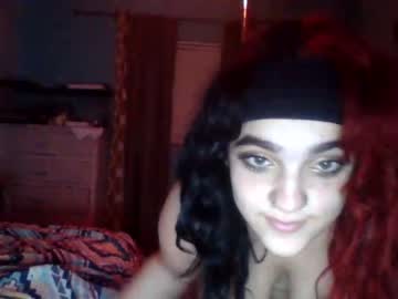 girl
        lilred_69 cam image #1767444