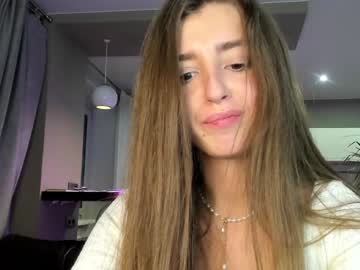 girl
        coy_amina_ cam image #240095