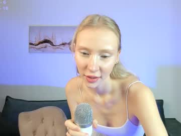 girl
        shine_nansy cam image #5904960
