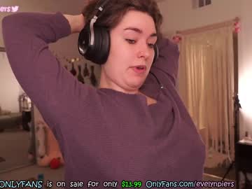 girl
        evelynpiers cam image #1801909