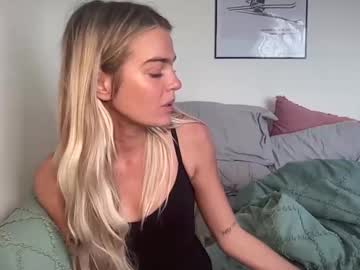girl
        littlemaryjane19 cam image #4284959