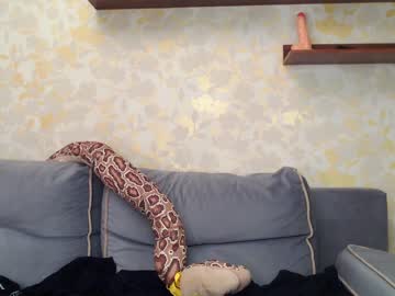 girl
        steph_fossst cam image #177709