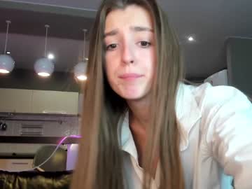 girl
        coy_amina_ cam image #318782
