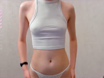 girl
        julianacrosier cam image #3572547