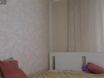 girl
        kitsune_dreams cam image #6508519