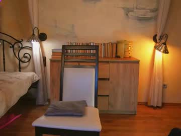 girl
        taiteedgington cam image #6927515