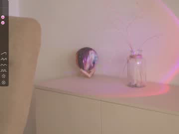 girl
        oki_dokie cam image #2528478